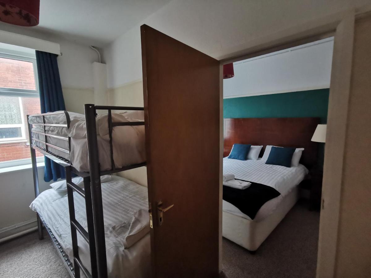 Leverdale Hotel - Blackpool — Photos 1